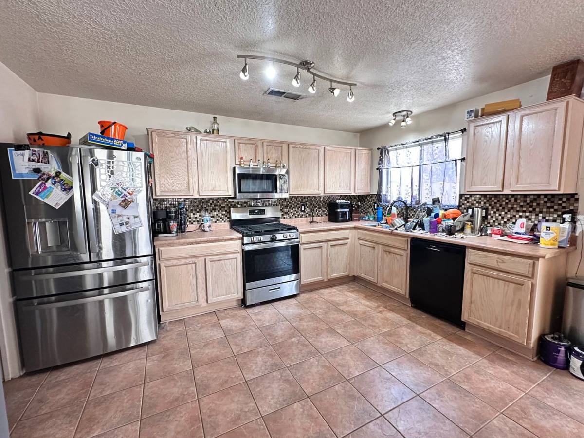 House for rent at 651 Vermilion Court NW, Albuquerque, NM 87120