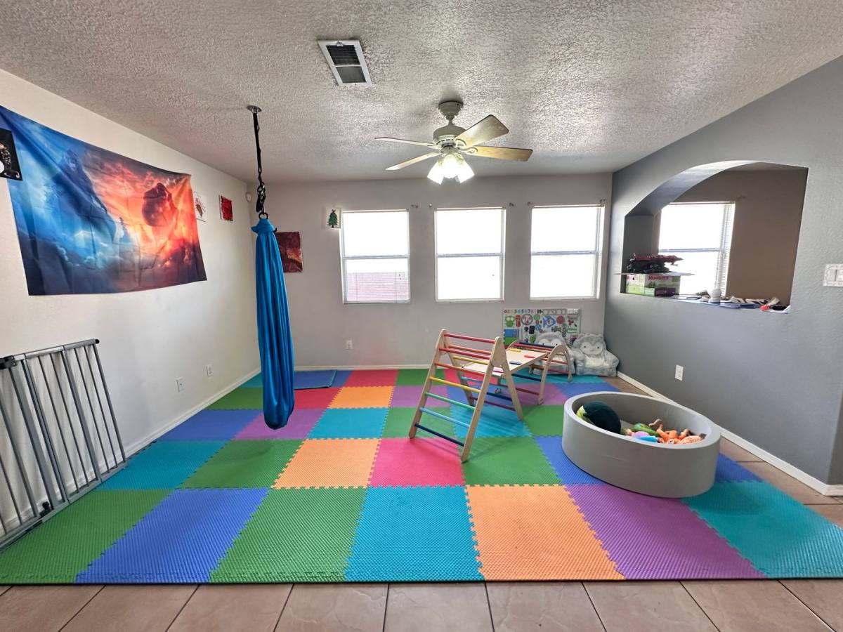 House for rent at 651 Vermilion Court NW, Albuquerque, NM 87120
