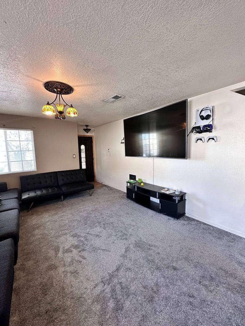 House for rent at 651 Vermilion Court NW, Albuquerque, NM 87120