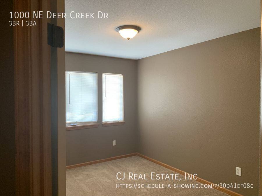 House for rent at 1000 NE Deer Creek Dr, Grain Valley, MO 64029