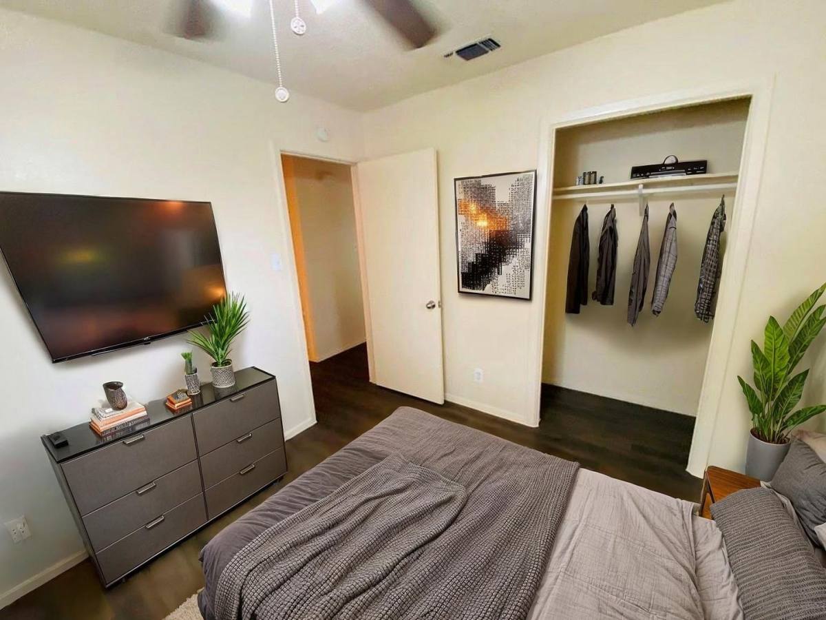 Apartment for rent at 1710 Ledgewood Dr, Austin, TX 78758