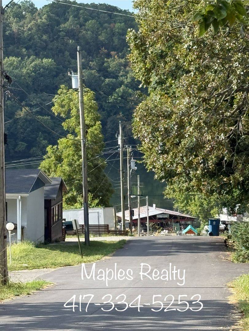House for rent at 185 Wildflower Ave, Rockaway Beach, MO 65740