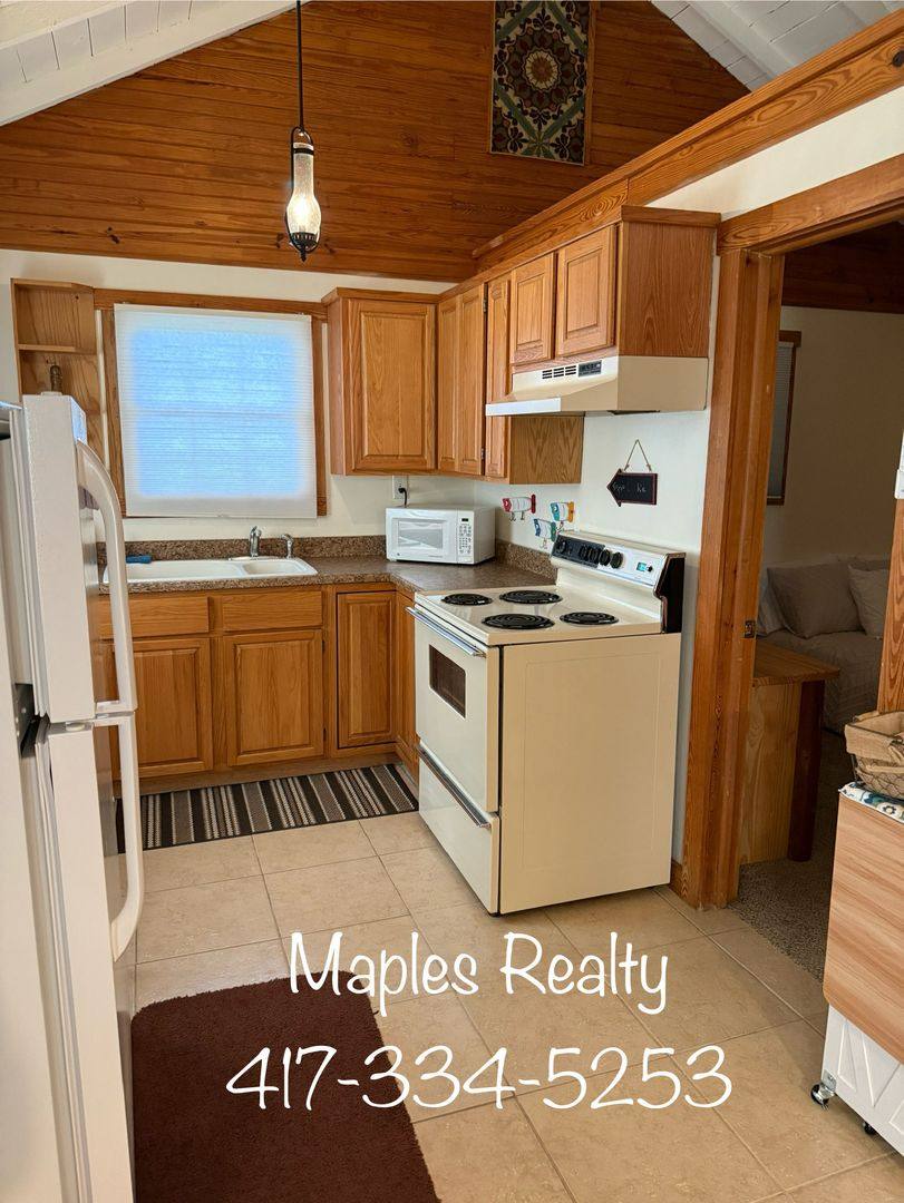 House for rent at 185 Wildflower Ave, Rockaway Beach, MO 65740