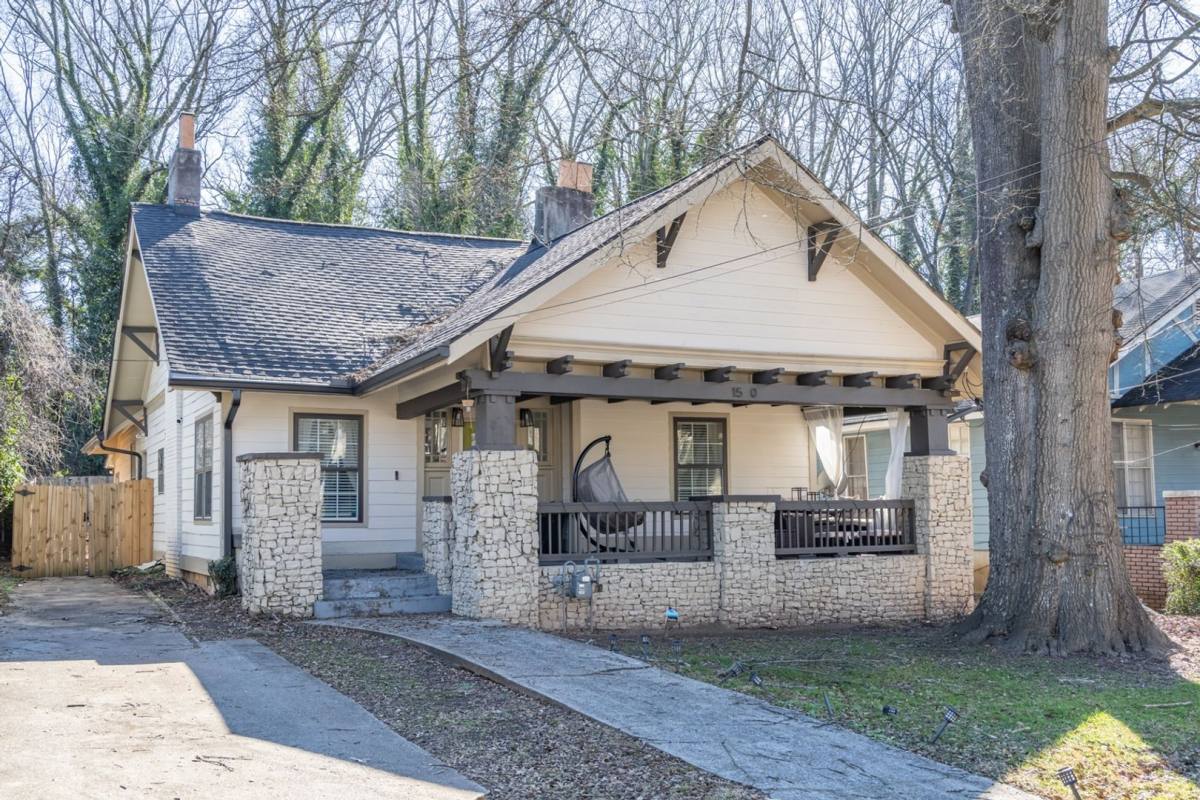 House for rent at 1530 Rogers Ave SW, Atlanta, GA 30310