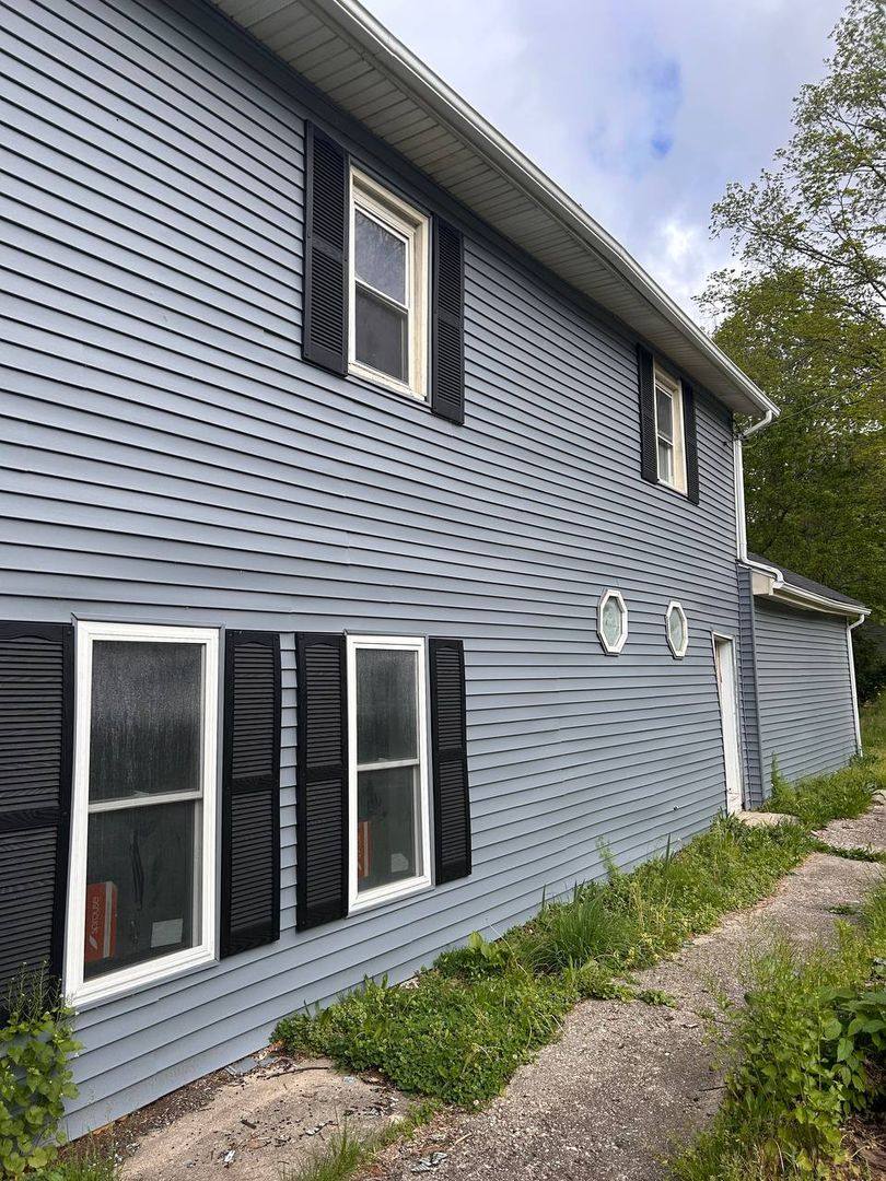 House for rent at 8825 Meeker Rd, Dayton, OH 45414