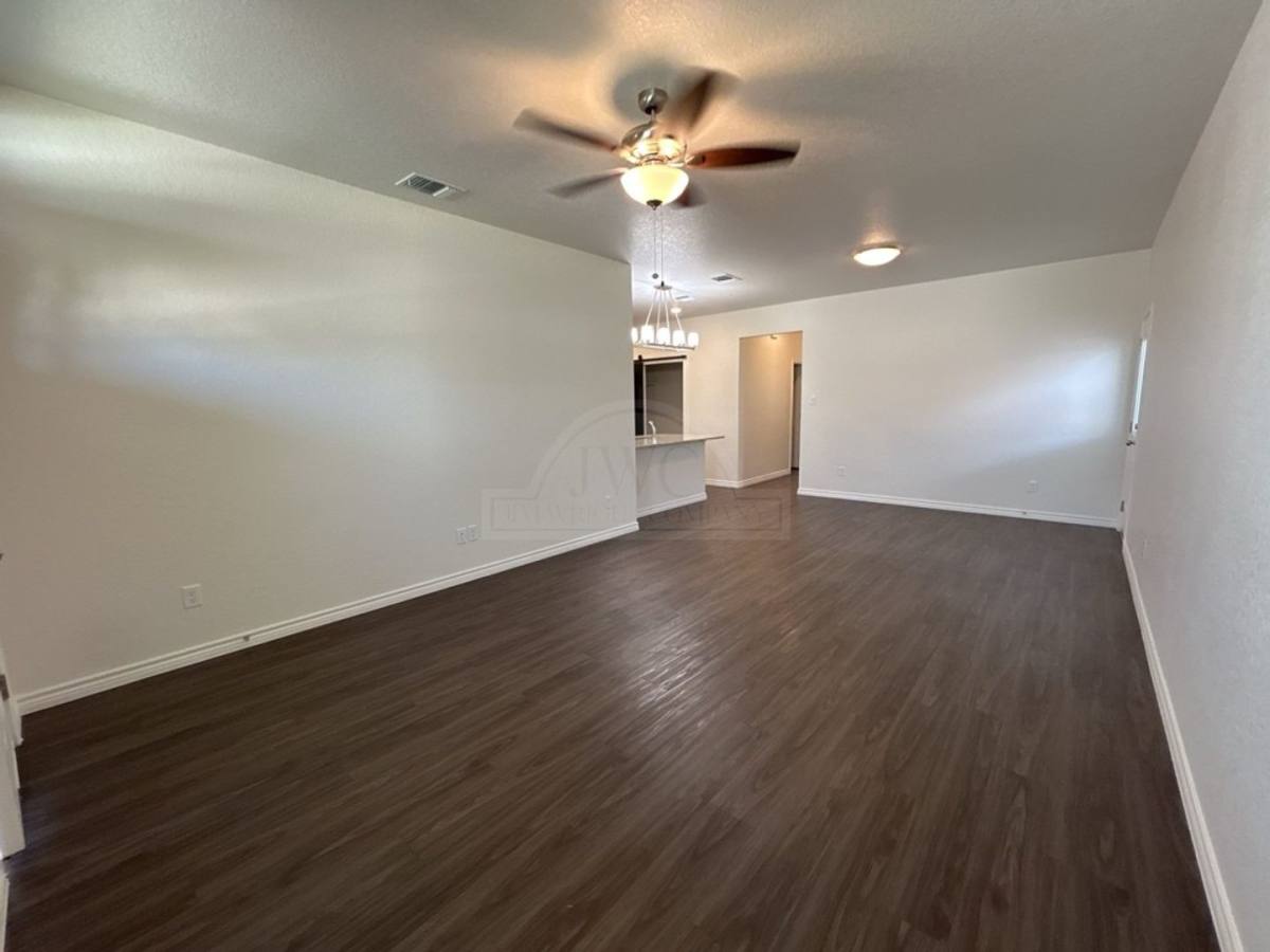 Townhouse for rent at 5110 Rose Garden Loop, Killeen, TX 76542