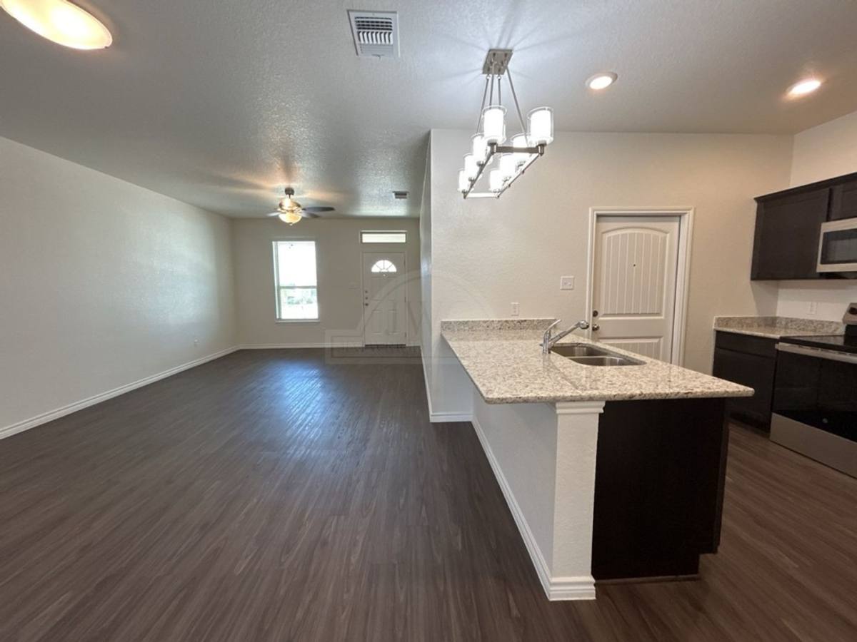 Townhouse for rent at 5110 Rose Garden Loop, Killeen, TX 76542