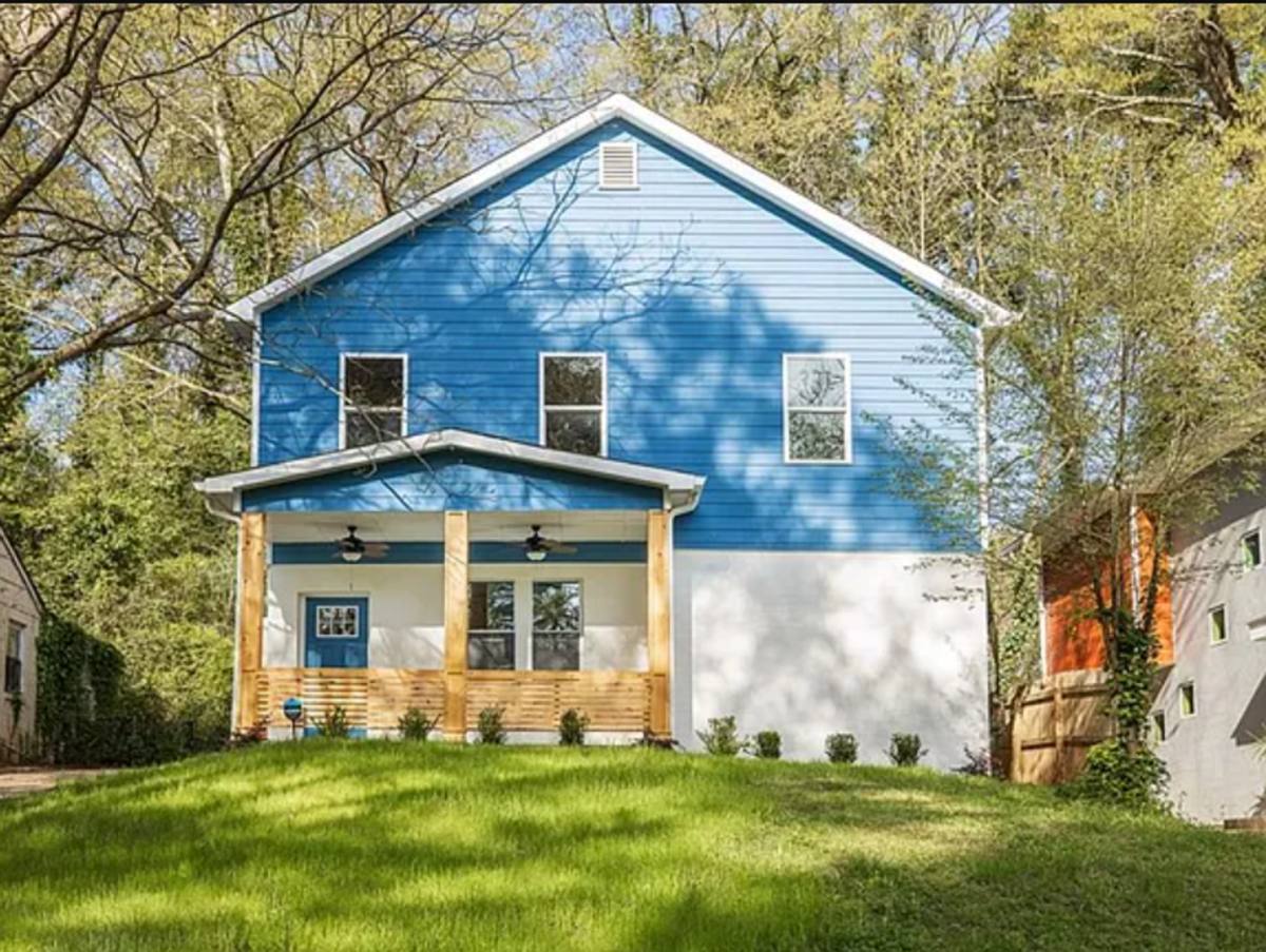 House for rent at 1267 Graymont Dr SW, Atlanta, GA 30310