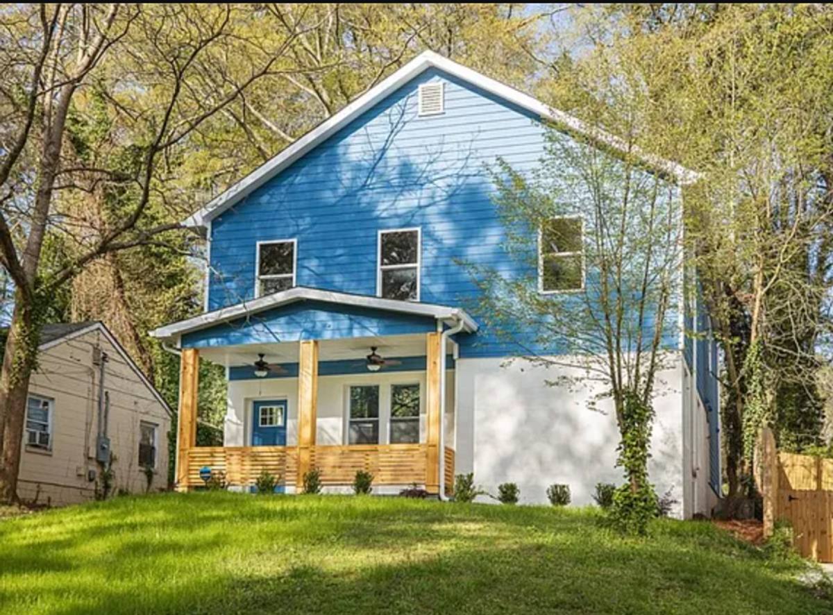 House for rent at 1267 Graymont Dr SW, Atlanta, GA 30310