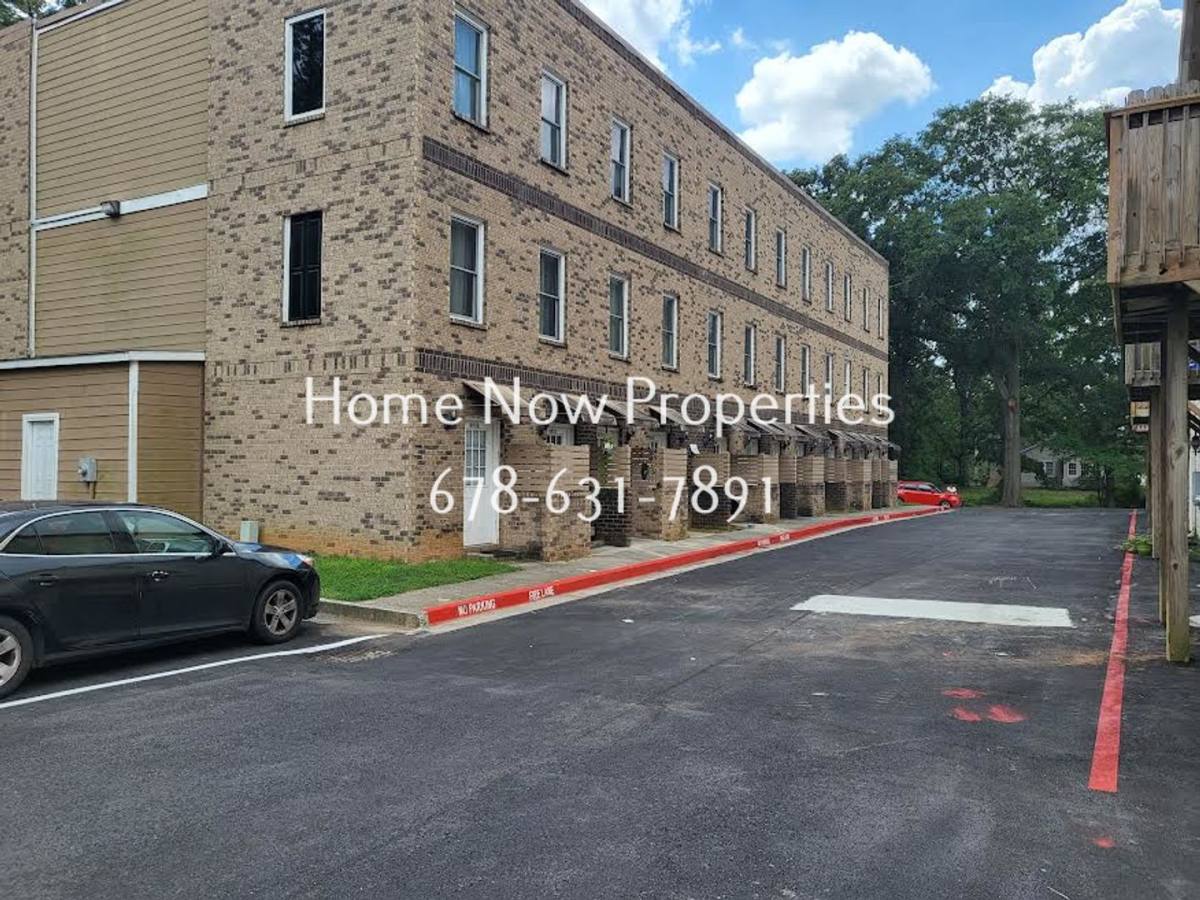 Townhouse for rent at 4970 W St, Forest Park, GA 30297