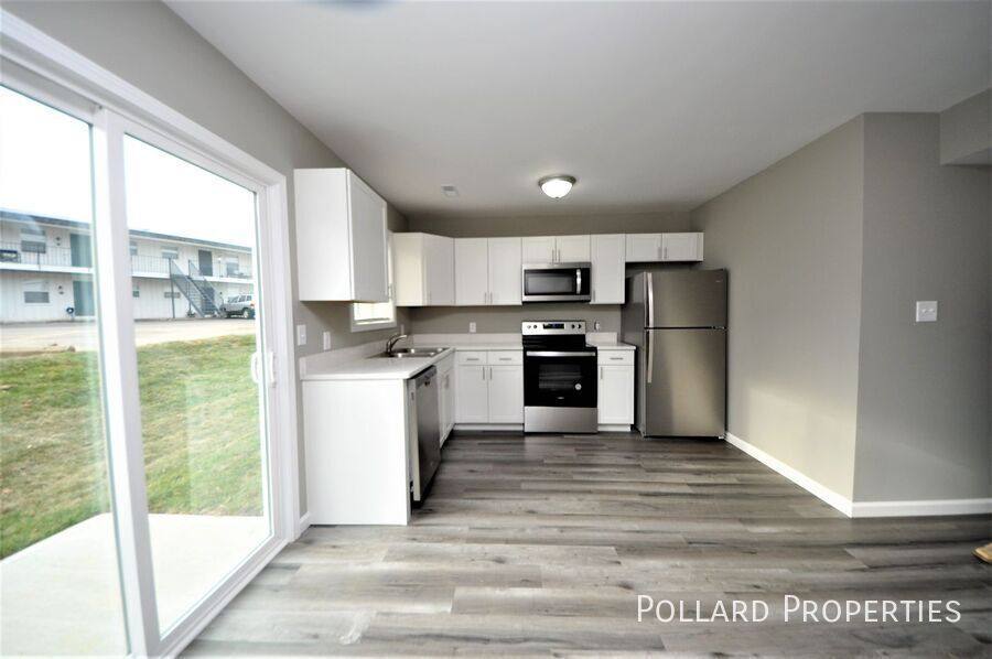Townhouse for rent at 1060 Arlington Way, Warrenton, MO 63383