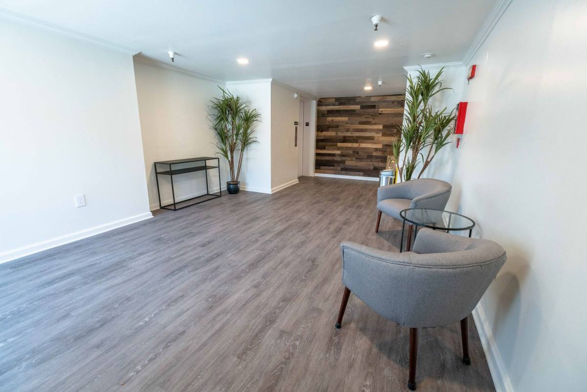 Apartment for rent at 4378 Sepulveda Blvd, Sherman Oaks, CA 91403