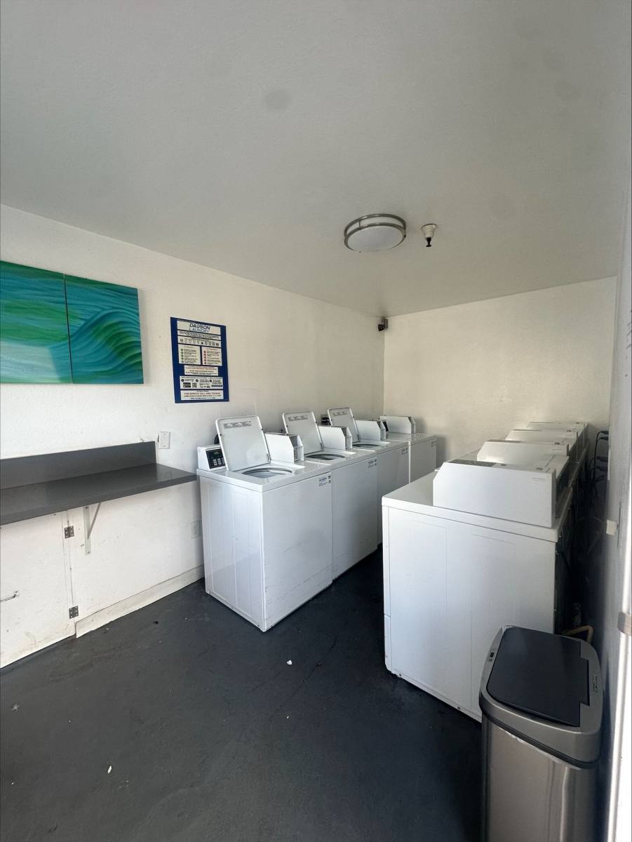 Apartment for rent at 4378 Sepulveda Blvd, Sherman Oaks, CA 91403