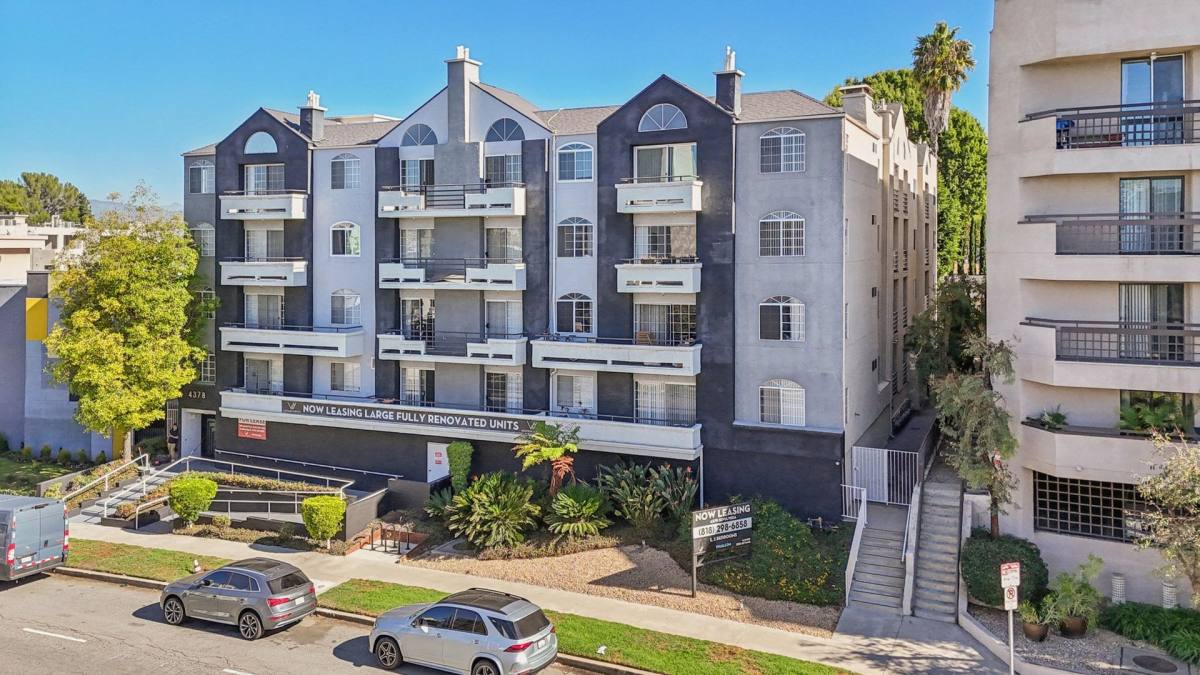 Apartment for rent at 4378 Sepulveda Blvd, Sherman Oaks, CA 91403