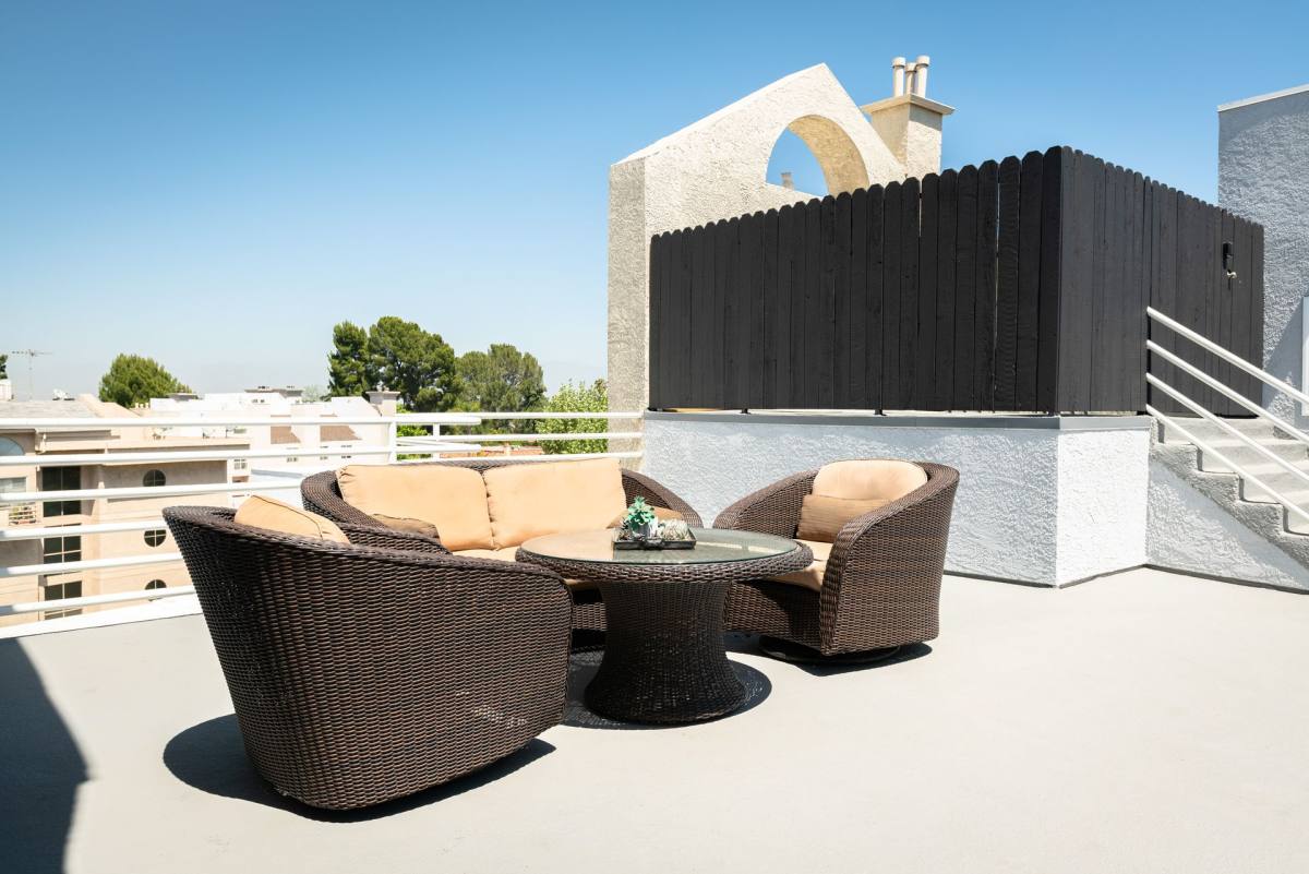 Apartment for rent at 4378 Sepulveda Blvd, Sherman Oaks, CA 91403