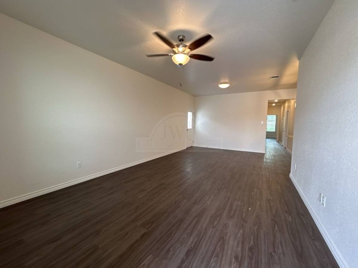 Townhouse for rent at 5112 Rose Garden Loop, Killeen, TX 76542