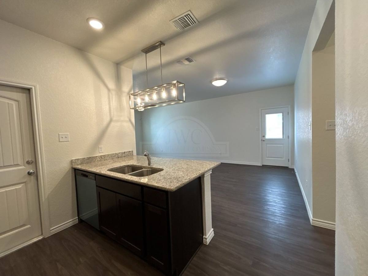 Townhouse for rent at 5112 Rose Garden Loop, Killeen, TX 76542