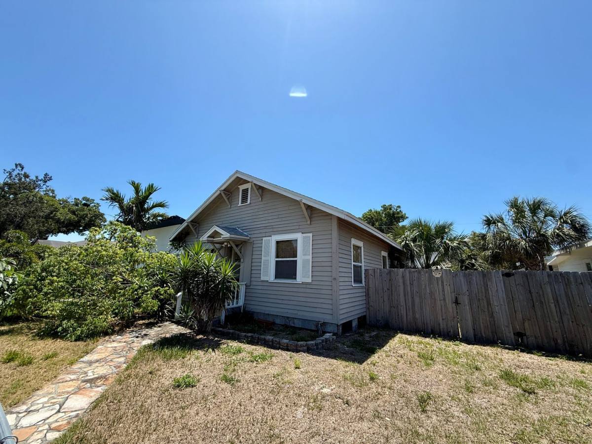 House for rent at 2640 2nd Ave S, Saint Petersburg, FL 33712