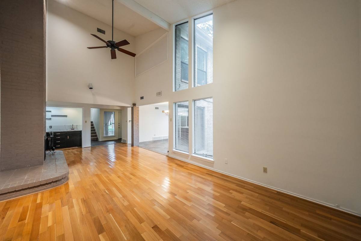 House for rent at 3704 Hulen Park Dr, Fort Worth, TX 76109