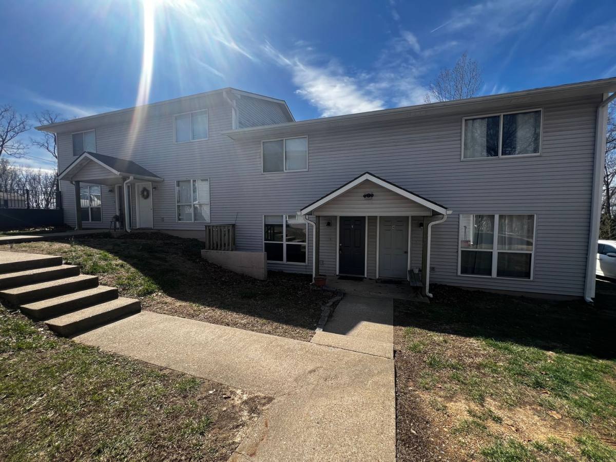 Townhouse for rent at 4223 Sunset Dr, Osage Beach, MO 65065