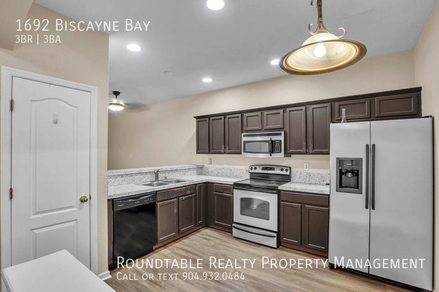 Townhouse for rent at 1692 Biscayne Bay, Jacksonville, FL 32218