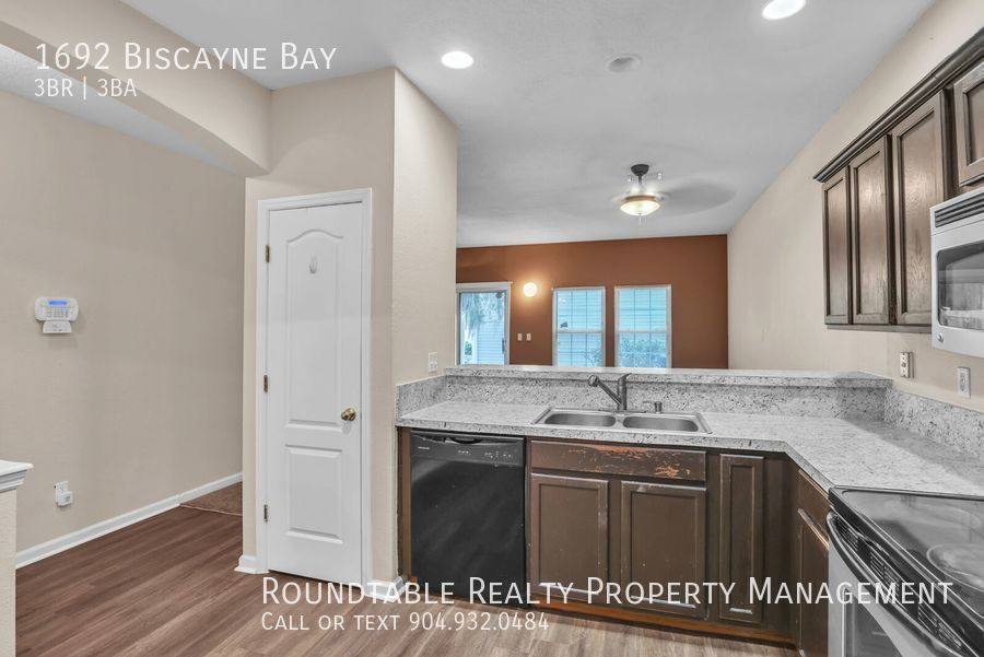 Townhouse for rent at 1692 Biscayne Bay, Jacksonville, FL 32218