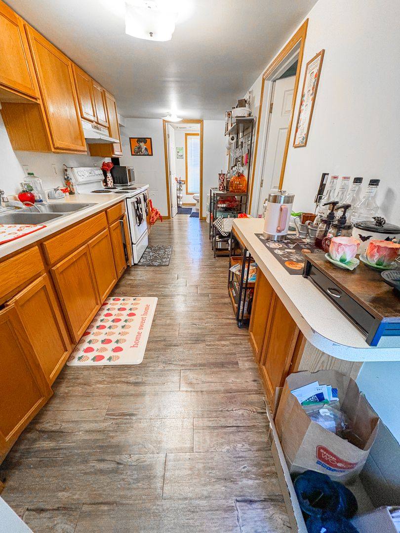Apartment for rent at 1124 W Ave, La Crosse, WI 54601