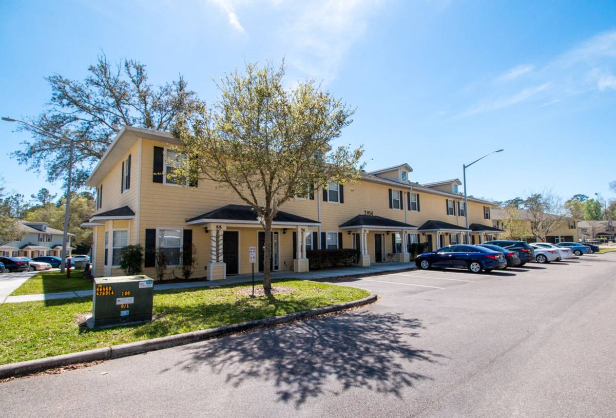 Townhouse for rent at 2954 SW 35th Place, Gainesville, FL 32608