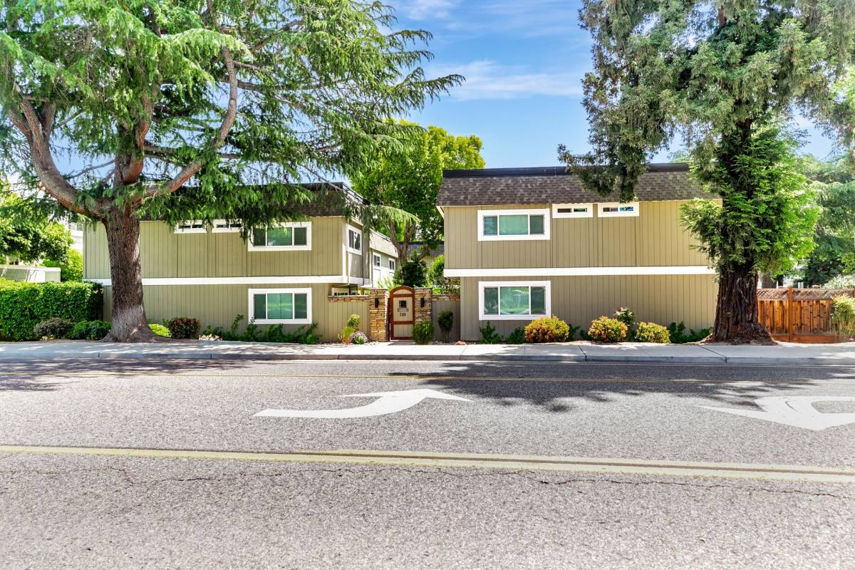 Apartment for rent at 240 Union Ave, Campbell, CA 95008