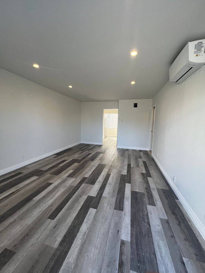 Apartment for rent at 1323 14th St, Santa Monica, CA 90404