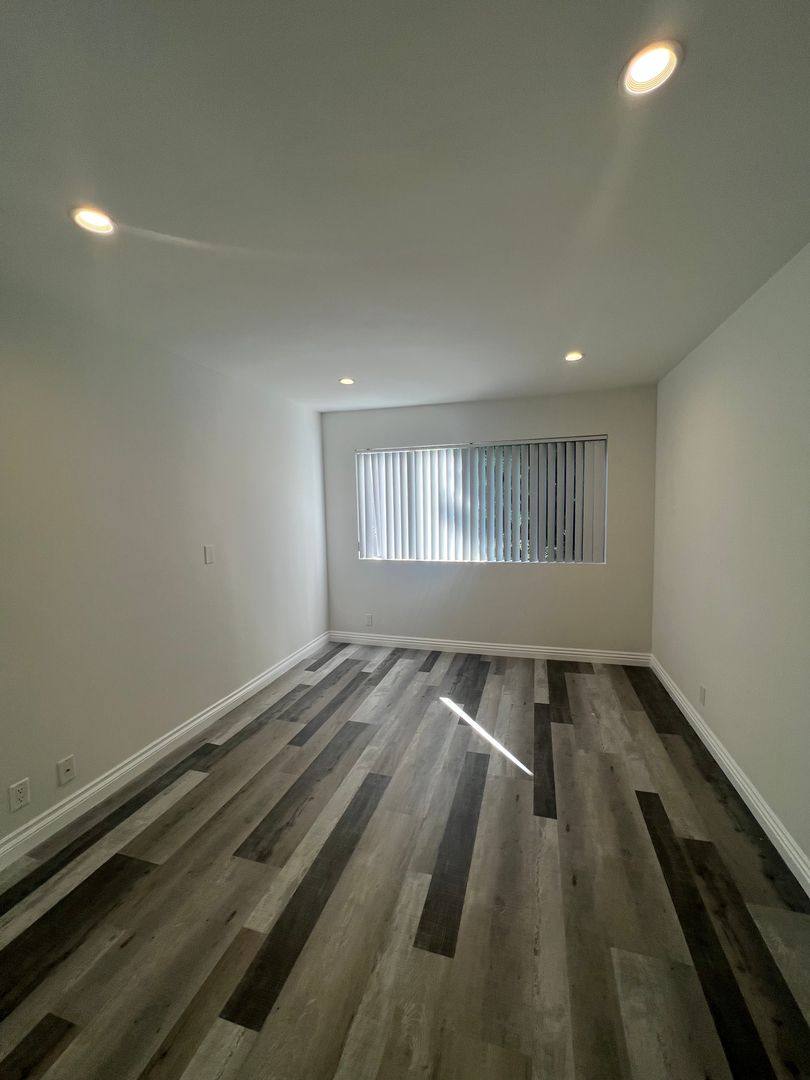 Apartment for rent at 1323 14th St, Santa Monica, CA 90404