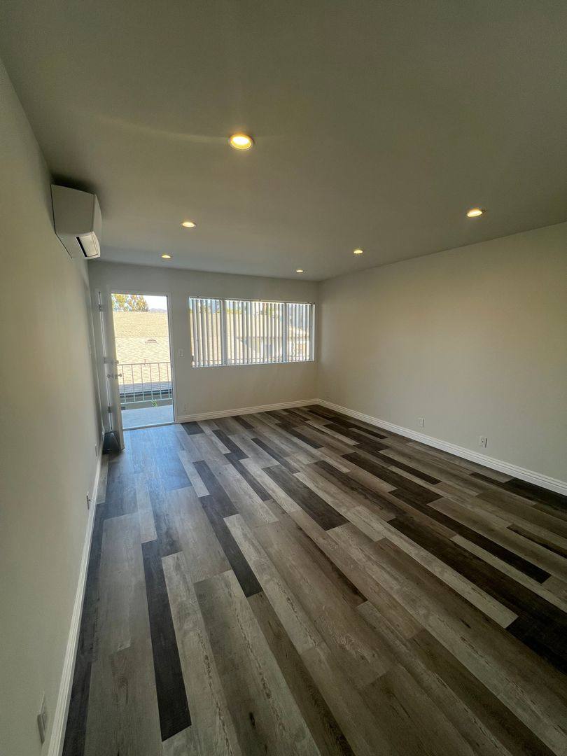 Apartment for rent at 1323 14th St, Santa Monica, CA 90404