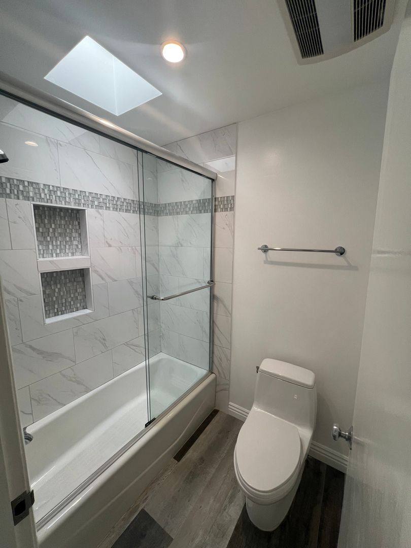 Apartment for rent at 1323 14th St, Santa Monica, CA 90404