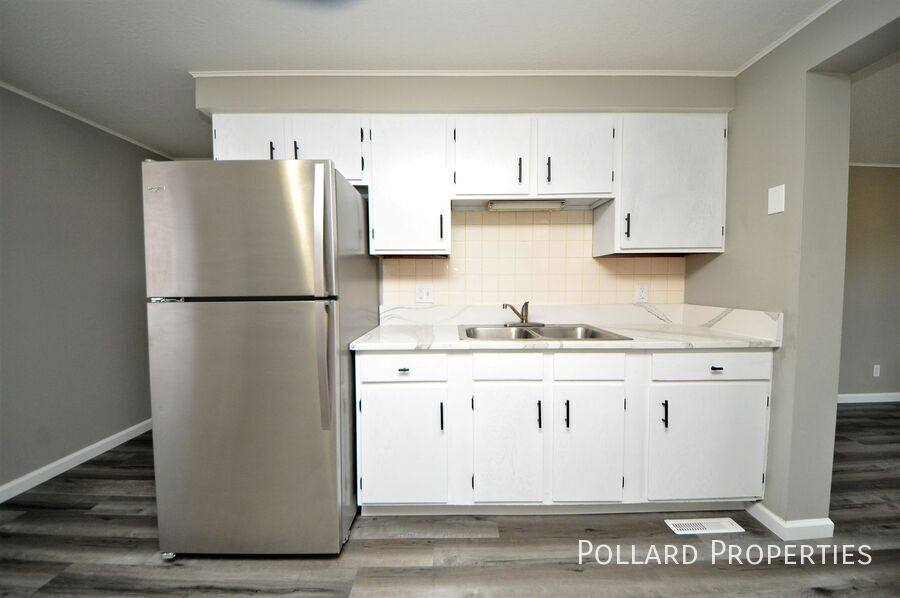 Apartment for rent at 313 Granada Dr, Warrenton, MO 63383