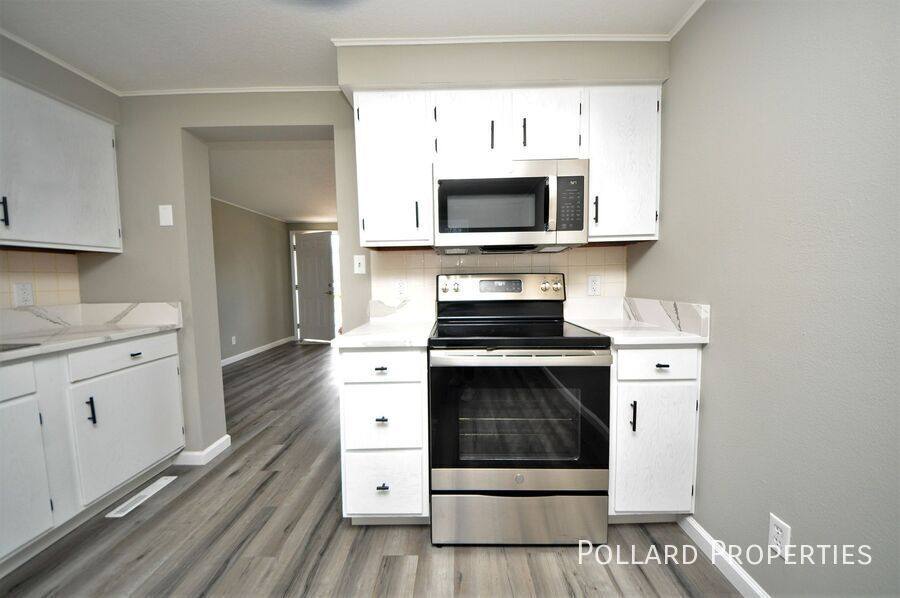 Apartment for rent at 313 Granada Dr, Warrenton, MO 63383