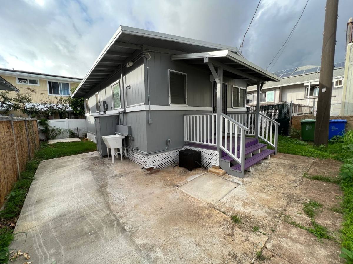 House for rent at 3046C Harding Ave, Honolulu, HI 96816
