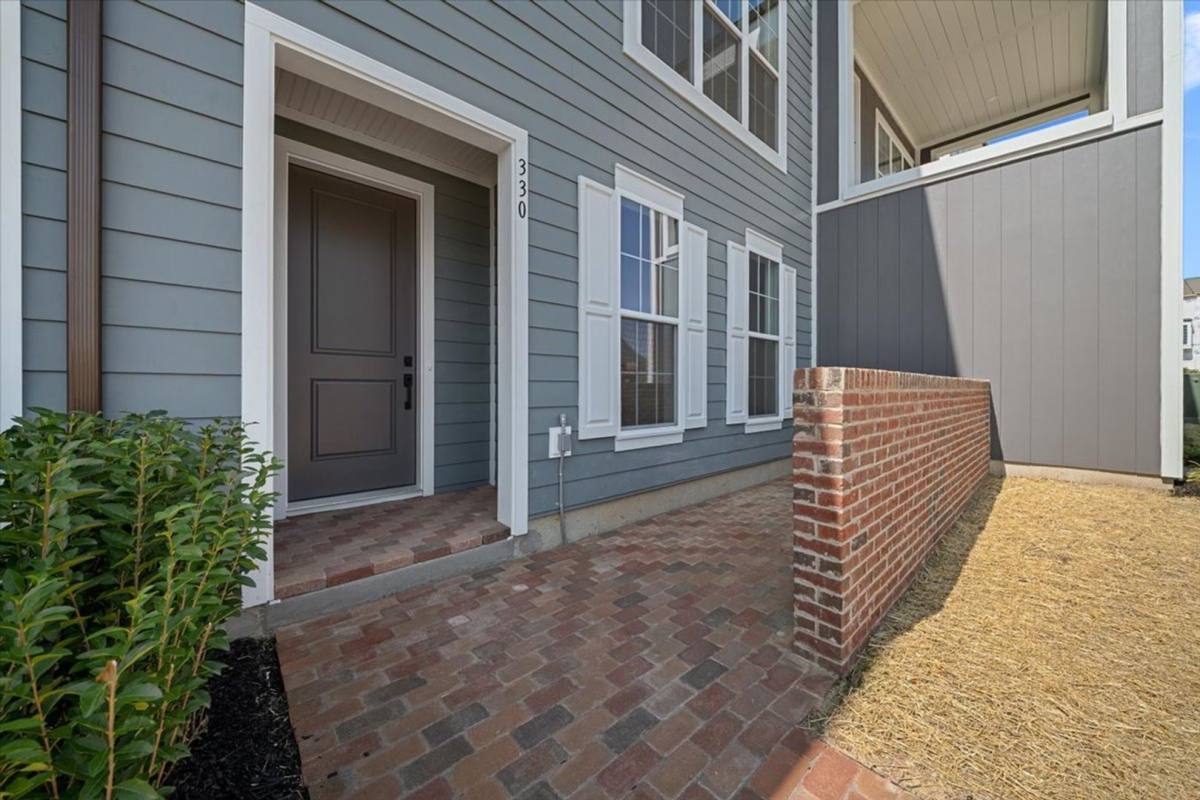 Townhouse for rent at 330 Highbridge Lane, Cranberry Township, PA 16066