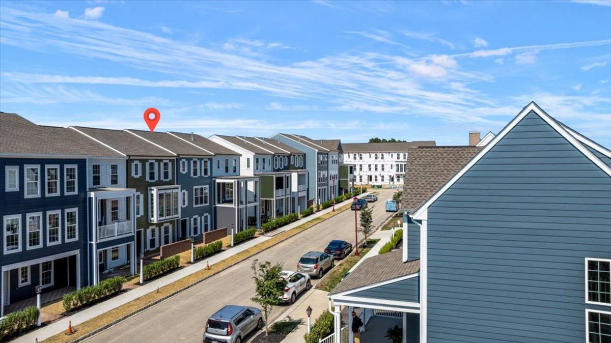 Townhouse for rent at 330 Highbridge Lane, Cranberry Township, PA 16066