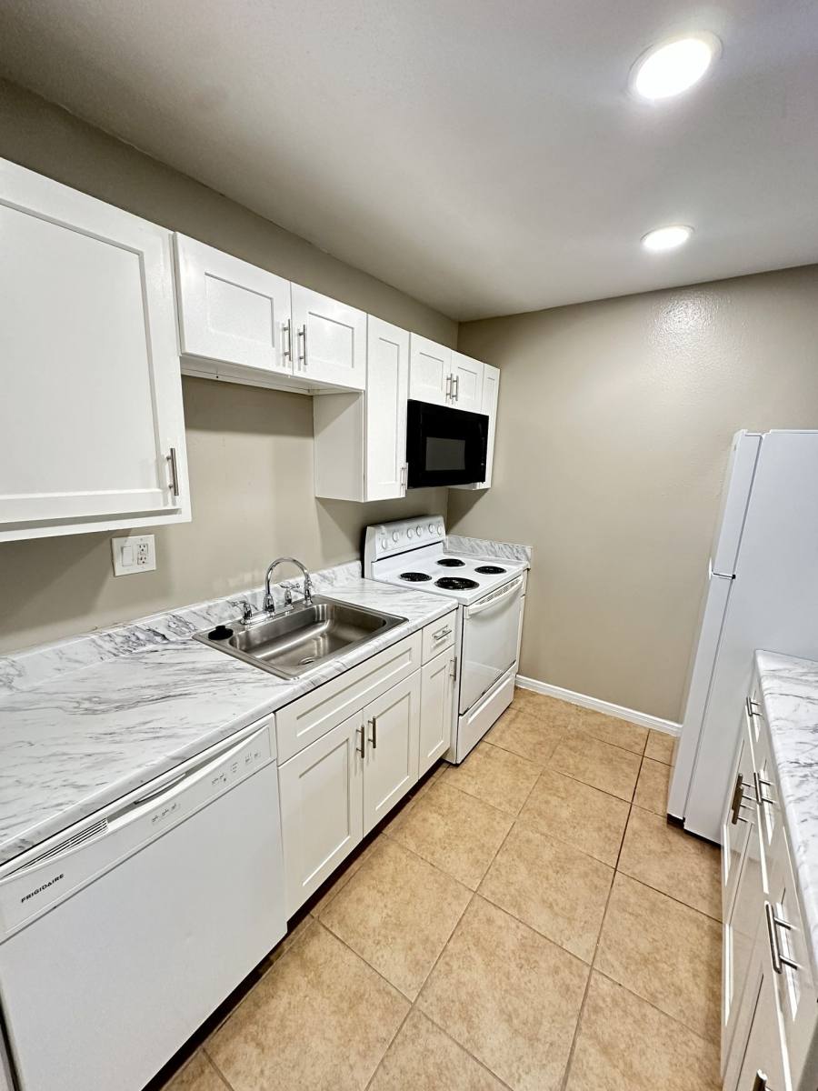 Apartment for rent at 5555 Antoine Dr, Houston, TX 77091