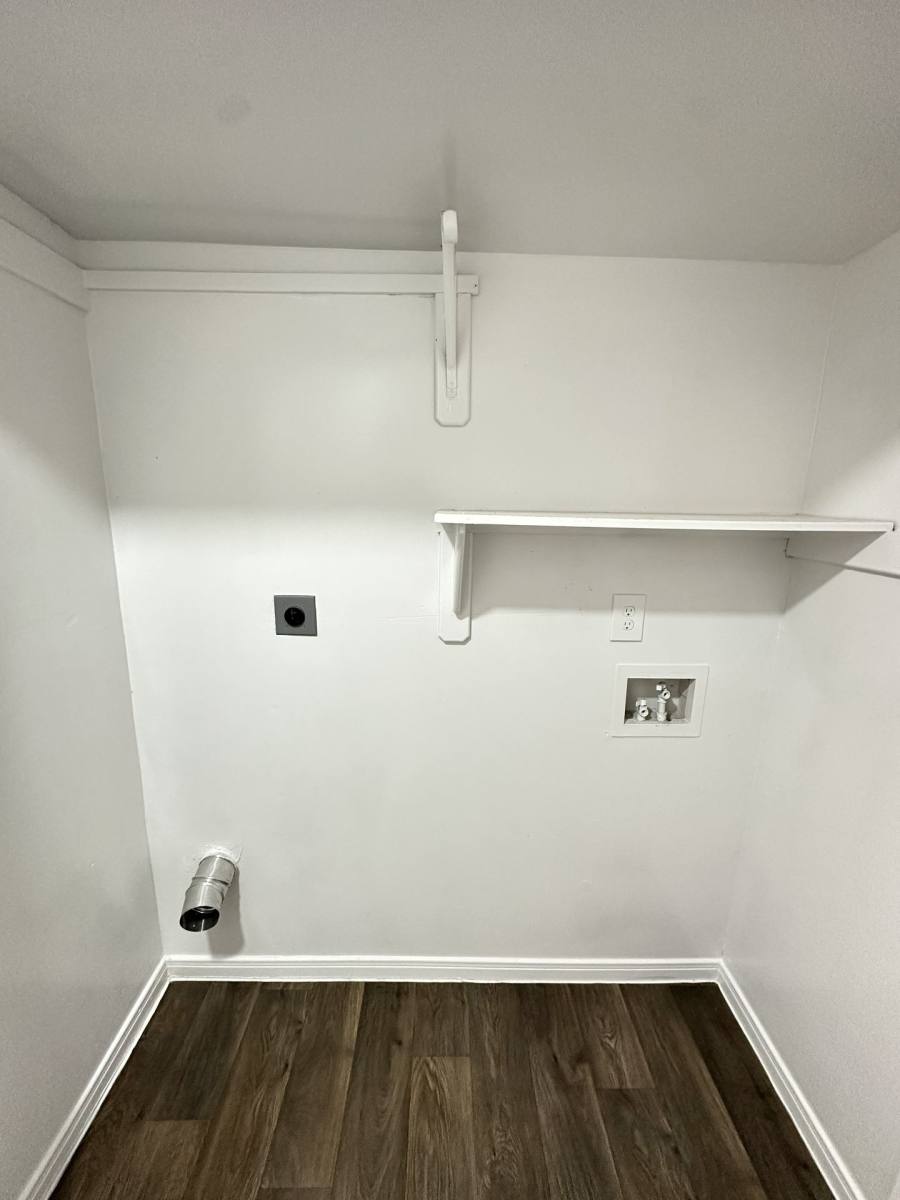 Apartment for rent at 5555 Antoine Dr, Houston, TX 77091
