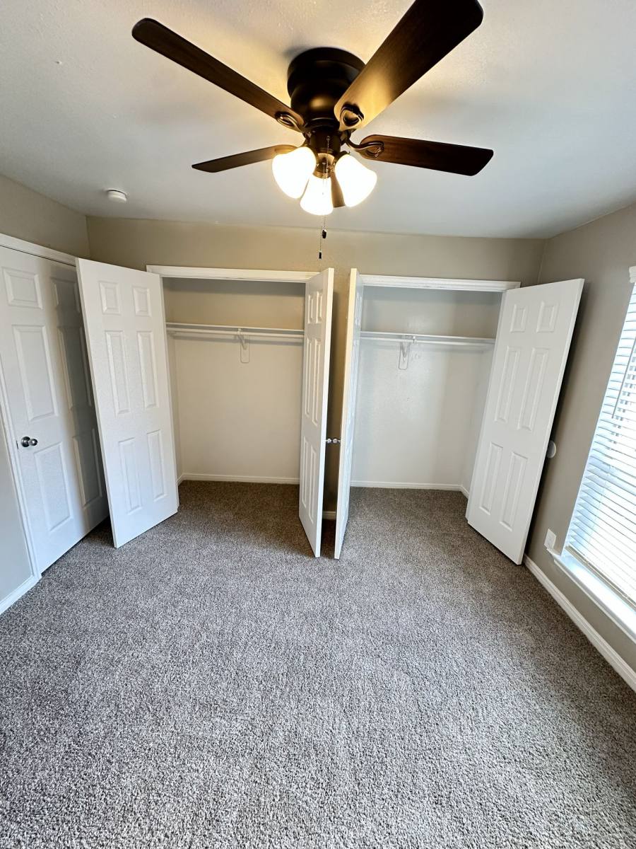 Apartment for rent at 5555 Antoine Dr, Houston, TX 77091