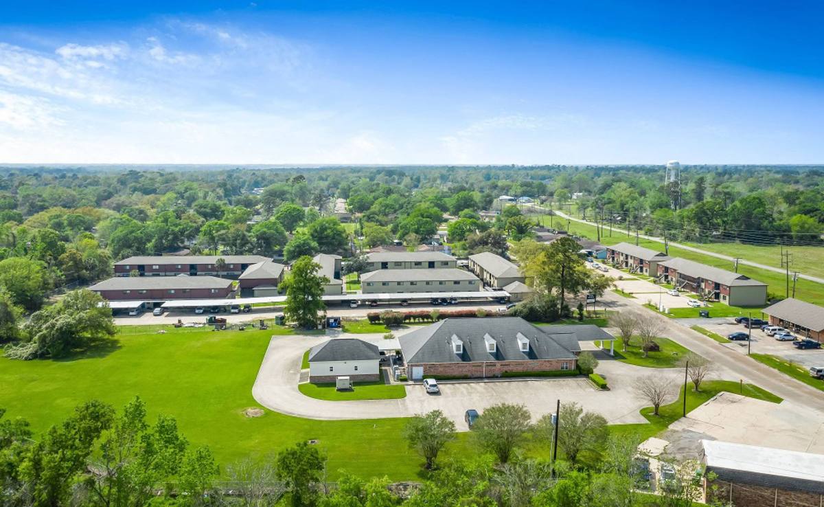Apartment for rent at 3333 Ridgemont Dr W, Orange, TX 77630