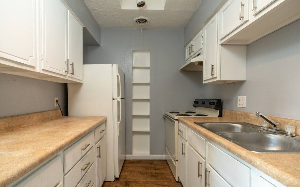 Apartment for rent at 3333 Ridgemont Dr W, Orange, TX 77630