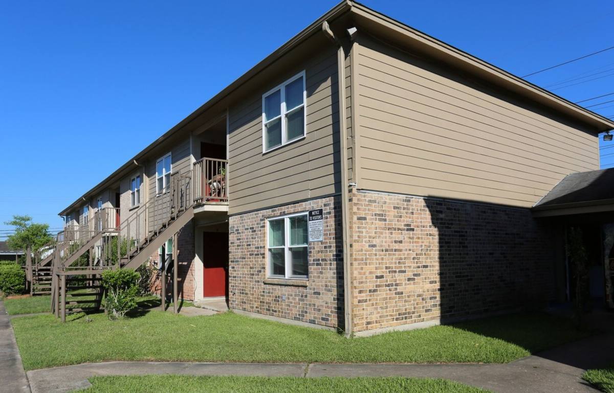 Apartment for rent at 3333 Ridgemont Dr W, Orange, TX 77630