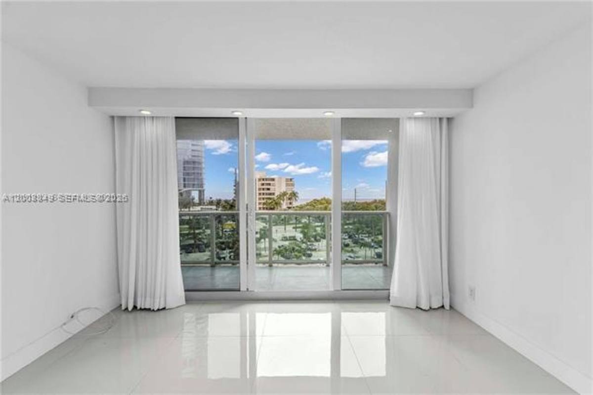 Apartment for rent at 100 Bayview Dr, North Miami Beach, FL 33160