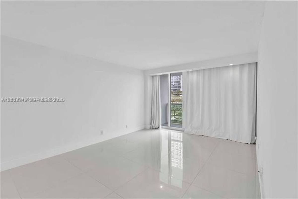 Apartment for rent at 100 Bayview Dr, North Miami Beach, FL 33160