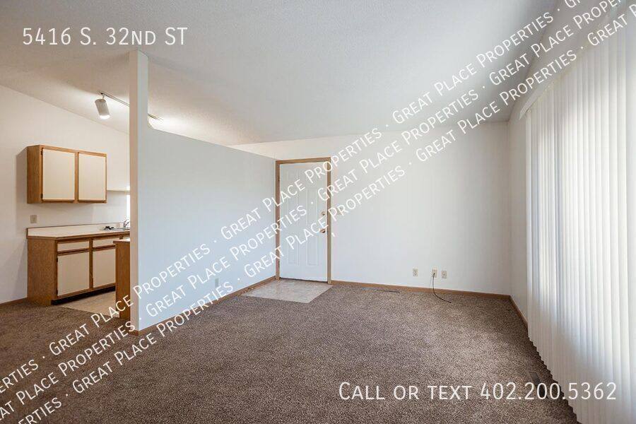 Apartment for rent at 5416 S 32nd St, Lincoln, NE 68516