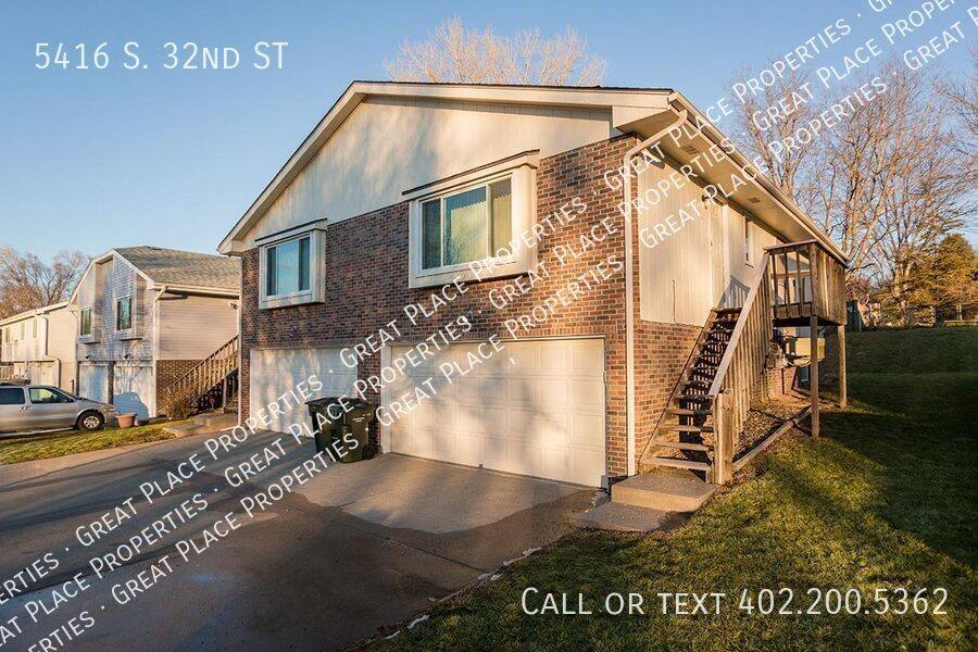 Apartment for rent at 5416 S 32nd St, Lincoln, NE 68516