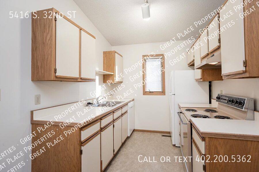 Apartment for rent at 5416 S 32nd St, Lincoln, NE 68516