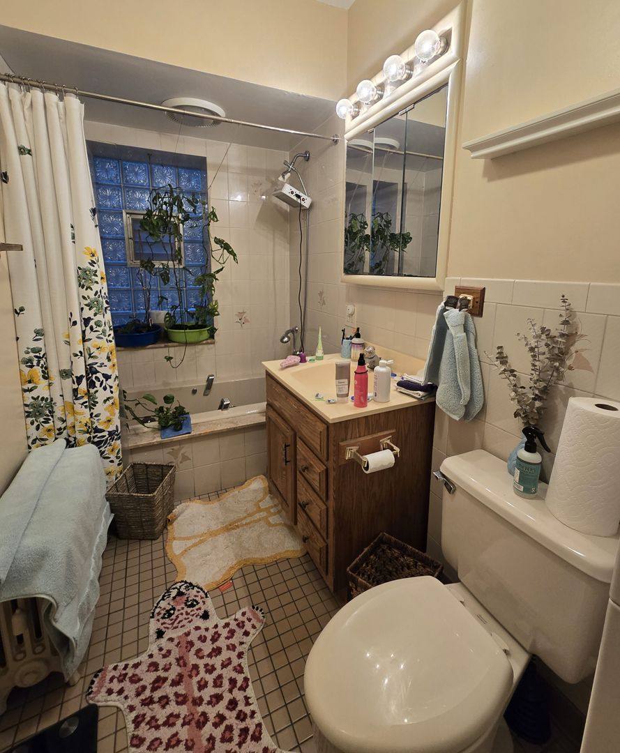 Apartment for rent at 4019 N Mozart St #1S, Chicago, IL 60618